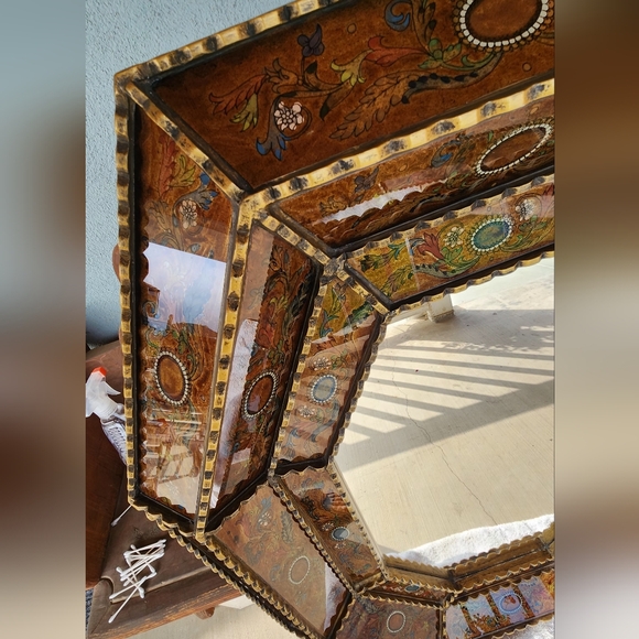 Vintage Venetian Octagonal Reverse Painted Wall Mirror - Picture 13 of 16